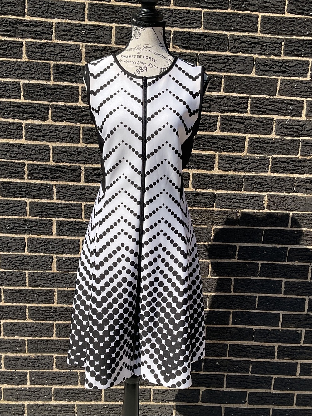 Studio One New York Sleeveless Black & White Chevron Dot Midi Dress, Size 12